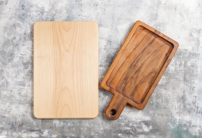 walnut vs maple cutting board